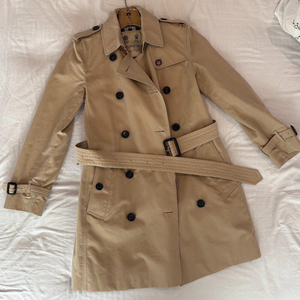 Authentic Burberry Kensington Trench Coat Made in England
